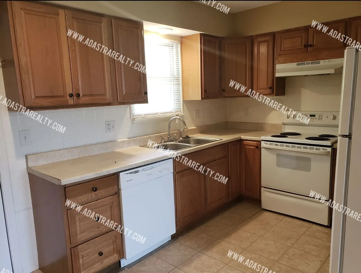 120 S Julia St, Olathe, KS 66061 — Photo 4