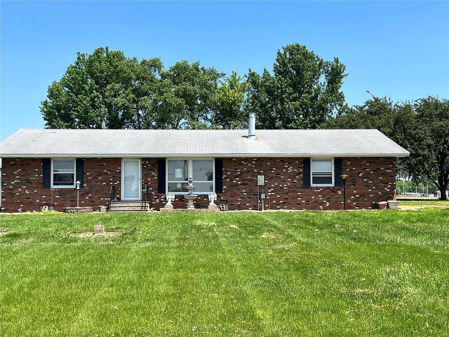 301 E Hillview Ave, Greenville, IL 62246 MLS 23027869 Zillow