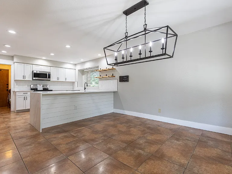 2331 Bluffridge St — Photo 8