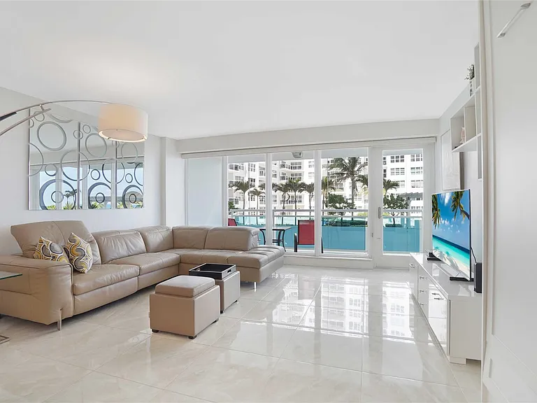 3430 Galt Ocean Dr #304 — Photo 3