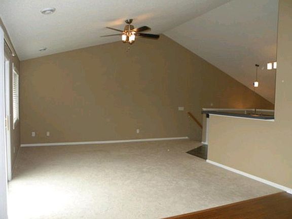 5th image of 1103 Bergmann Dr