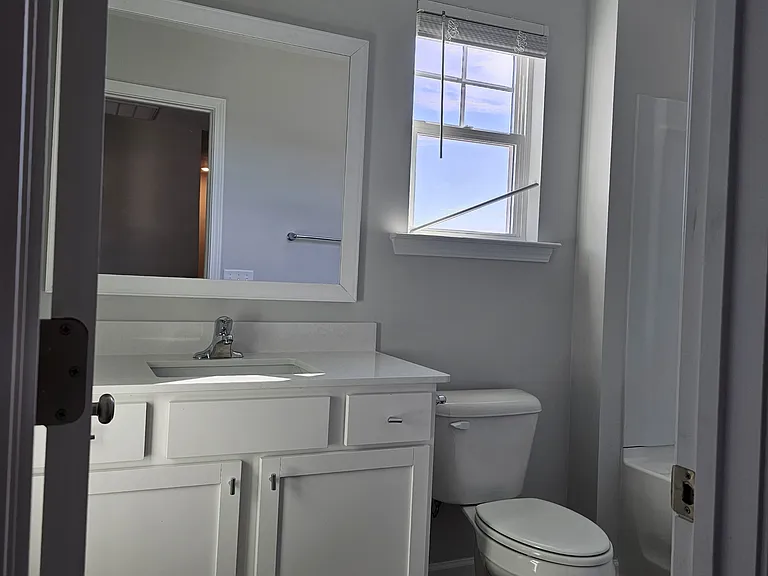 200 Justify Ave — Photo 15