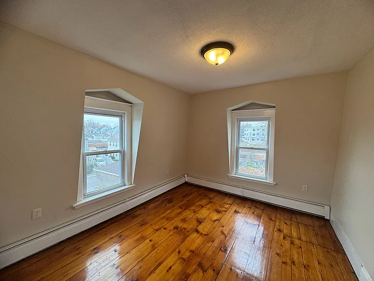 12 Lovett St #5 — Photo 5