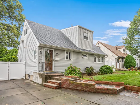 27-22 Bayside Lane, Flushing, NY 11358