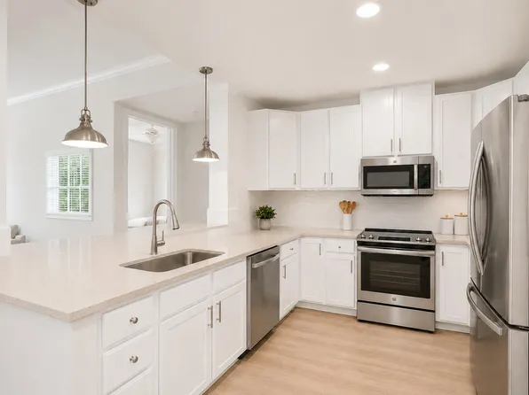 125 Pier View St Unit 206, Daniel Island, SC 29492