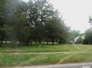 55 S Phillips Ave, Speonk, NY 11972