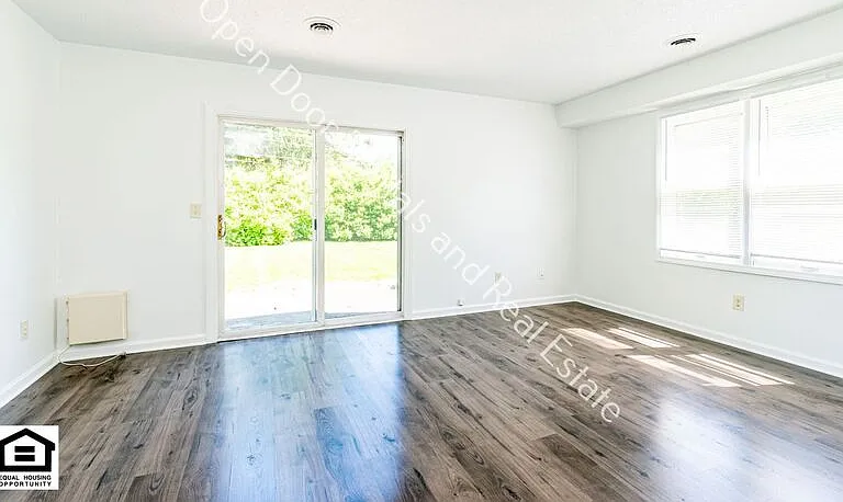 5007 Vermont Ln — Photo 6