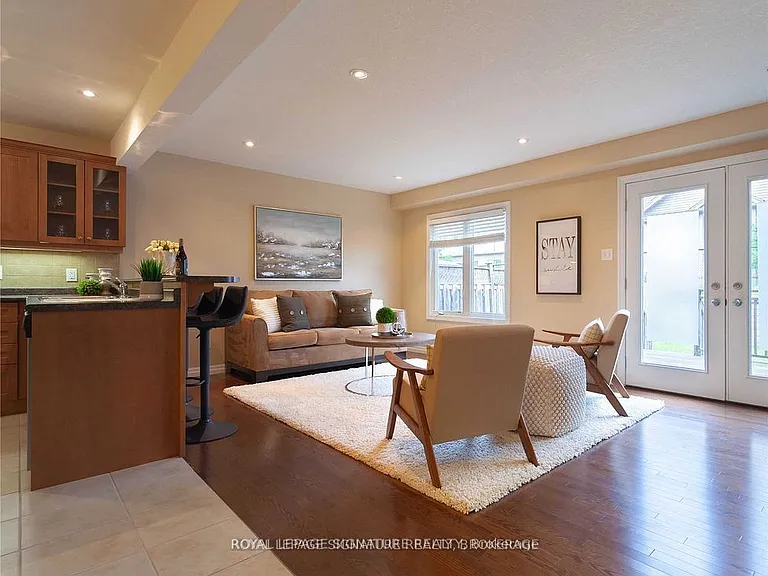 523 Windflower Cres — Photo 10