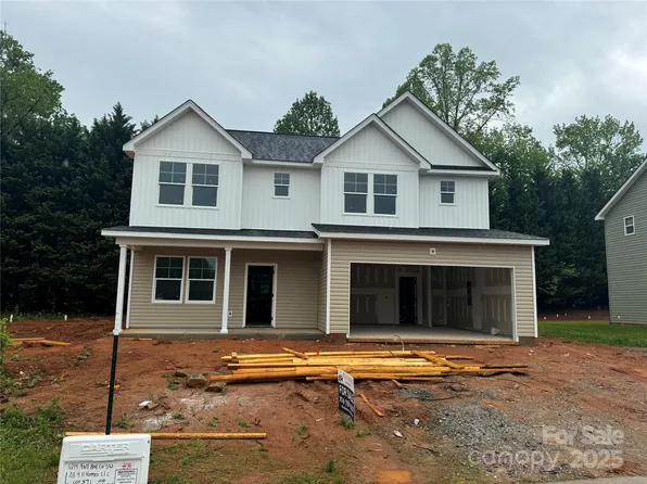 1214 Fall Day Cir SW, Lenoir, NC 28645