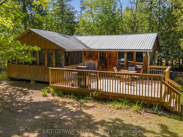 112 Arbor Vitae Rd, Madawaska Valley, ON K0J 1B0