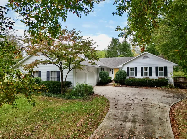 1700 Rosewood Dr NE, Lancaster, OH 43130