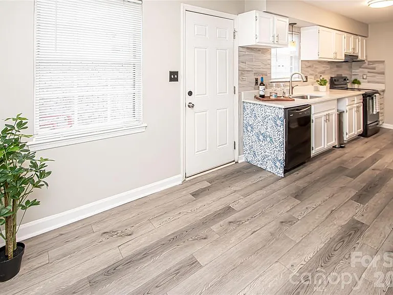 8839 Hunter Ridge Dr — Photo 12