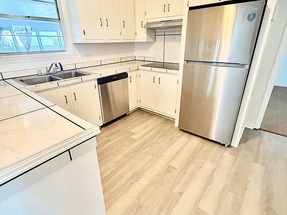 4th image of 1105 Kendall St