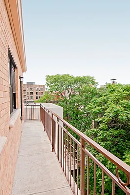 Rented by Perry Associates NYC Inc | media 28