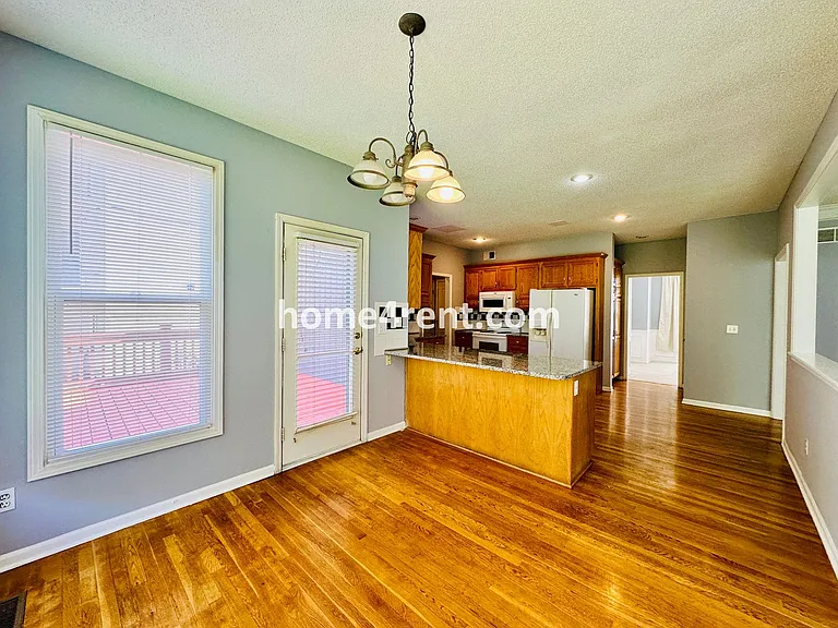 8102 W 144th Pl — Photo 10