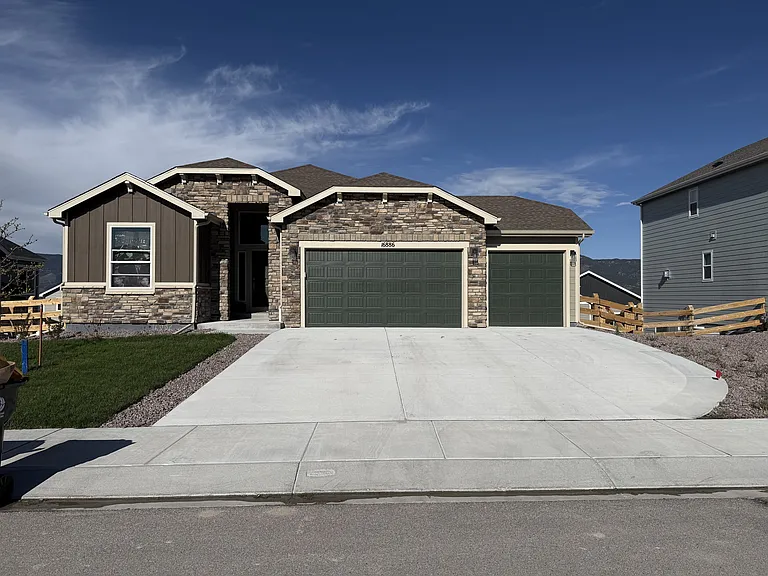 16886 Greenfield Dr — Photo 1