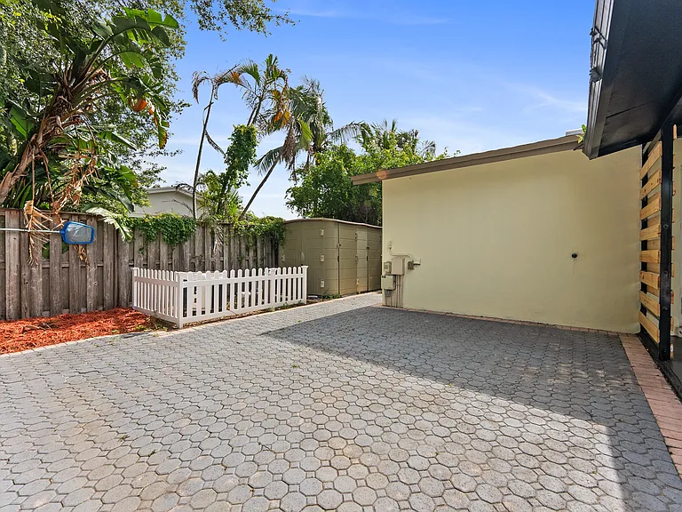 8 Polo Cir — Photo 12