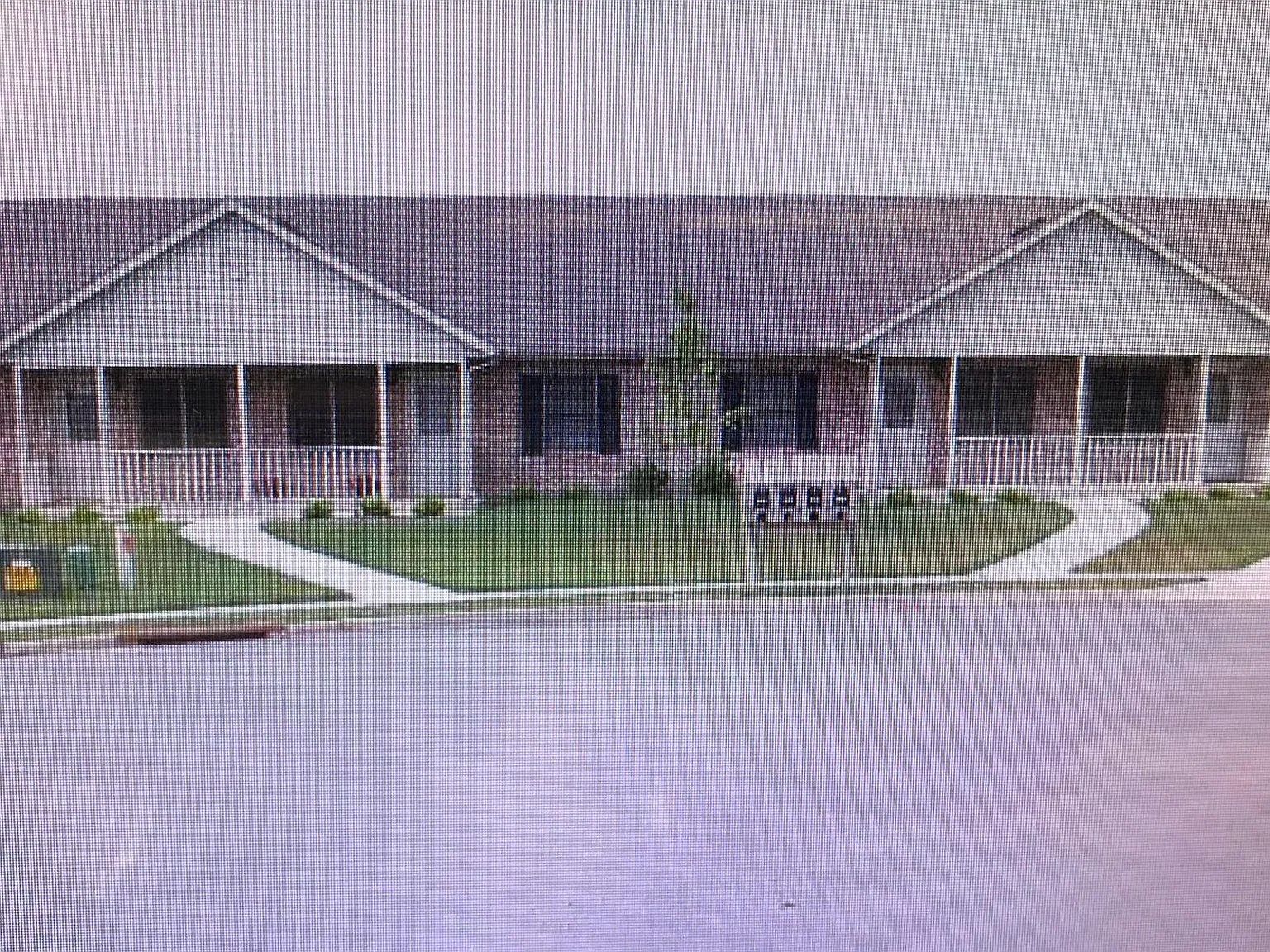 2 bed, $1,100 — Photo 1