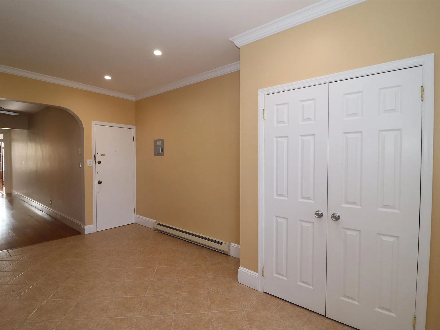 1 bed, 1.0 bath, $2,330 — Photo 4