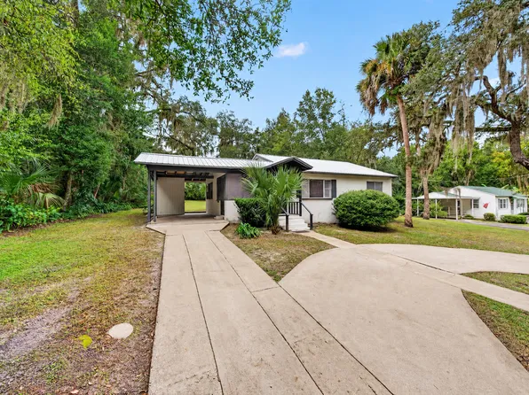 824 S 13th St, Palatka, FL 32177