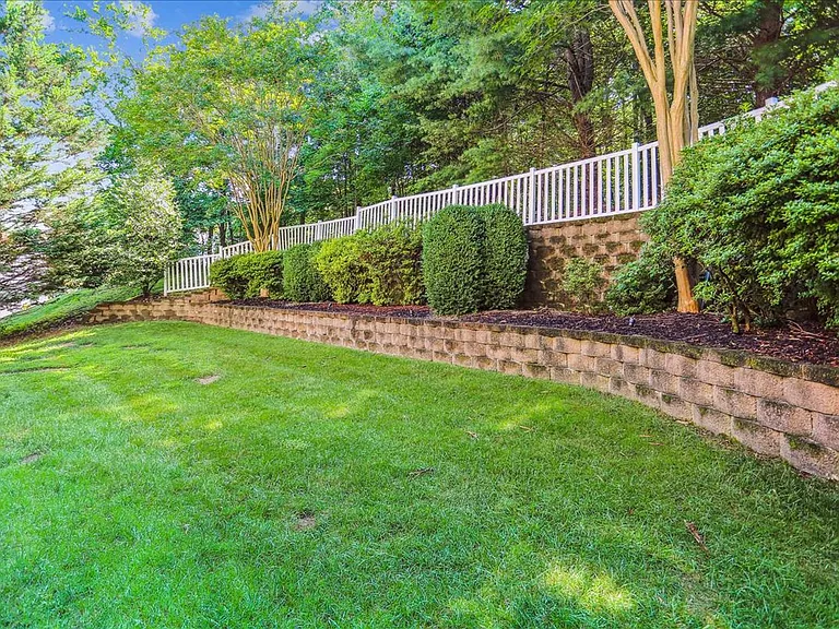 8931 Falls Farm Dr — Photo 60