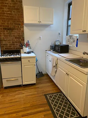 Rented by Dynamik Realty | media 13