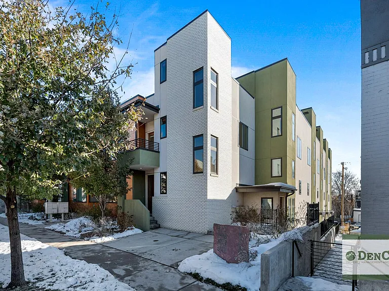 3118 Vallejo St — Photo 1