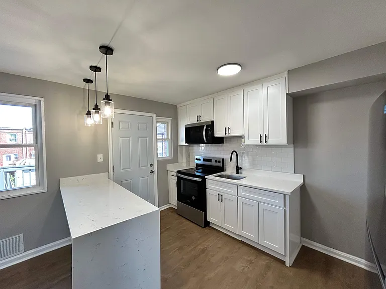 7850 Eastdale Rd — Photo 37
