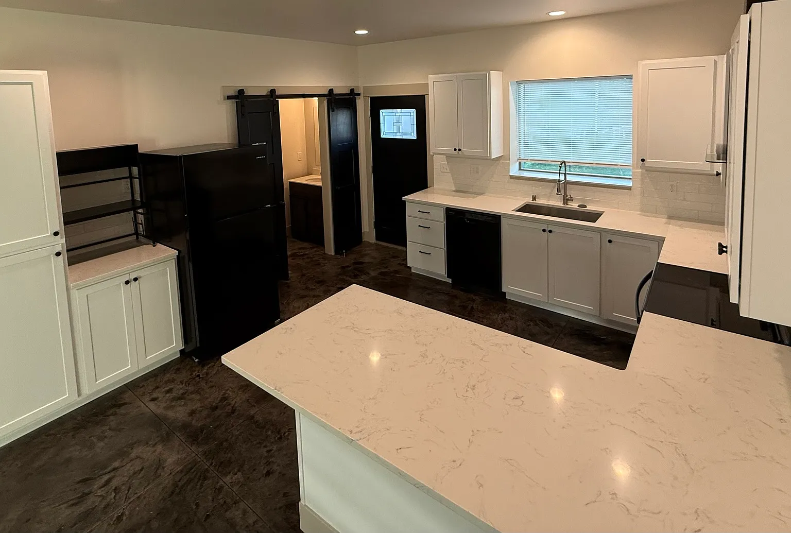 3BR 3.5BA 1760 sq. ft. House — Photo 3
