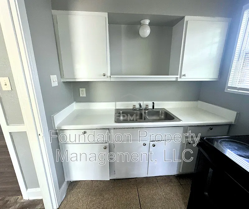 2 bed, 1.0 bath, 875 sqft, $1,000 — Photo 4