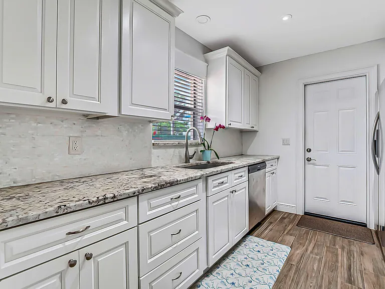 532 N Palmway — Photo 30