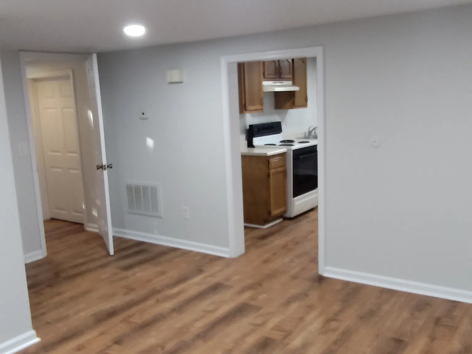 300 N Ohio Ave — Photo 2