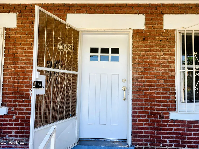618 N Estrella St — Photo 10