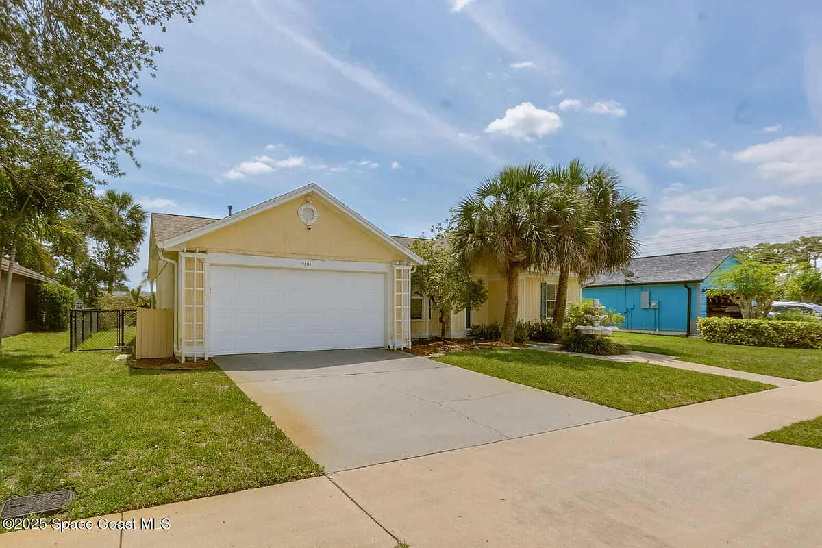 Building Photo - 4361 Silver Lake Dr
