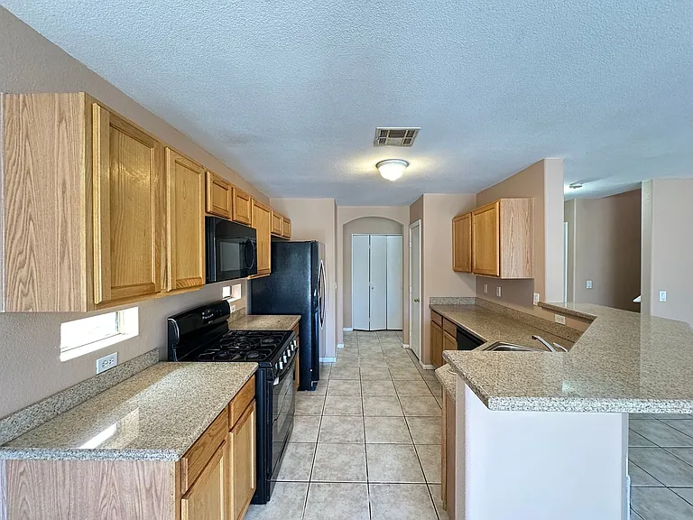 4711 Thackerville Ave — Photo 5