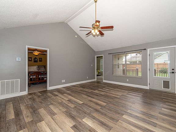 5th image of 3001 Pennington Cir