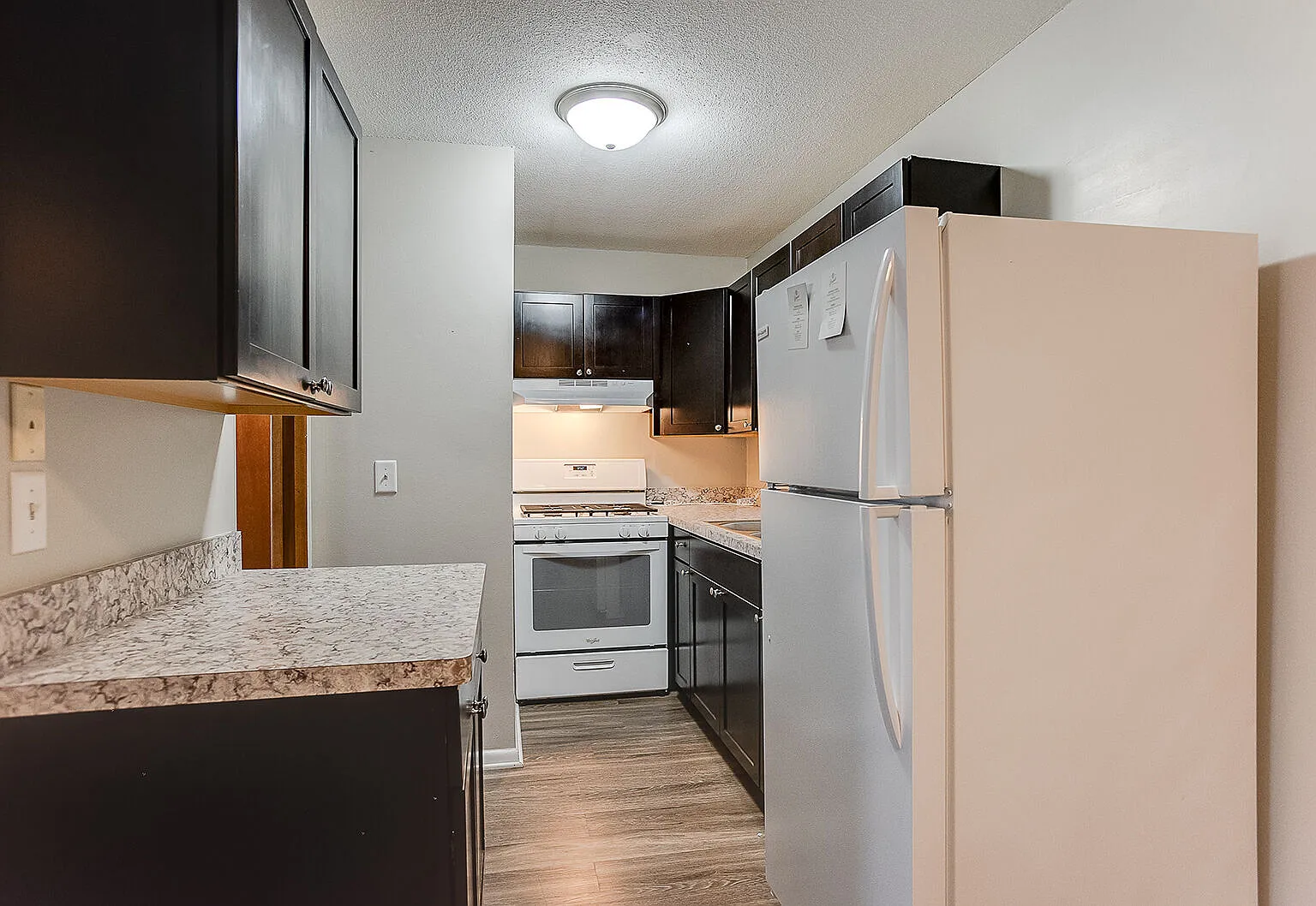 Eat Street Apartments — Photo 1