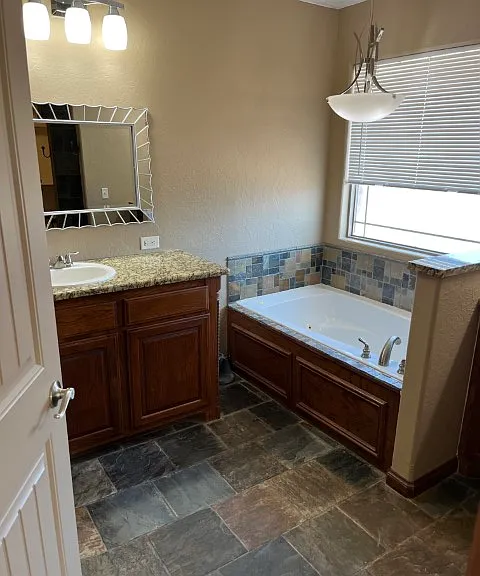 394 NE Simmons Cir — Photo 14