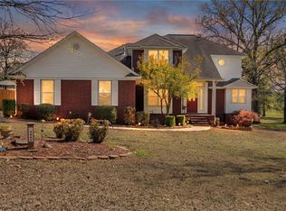 2801 Westlake Dr, Lavaca, AR 72941