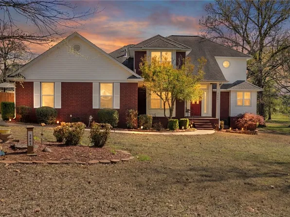 2801 Westlake Dr, Lavaca, AR 72941