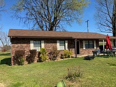 1st image of 70 White Dr