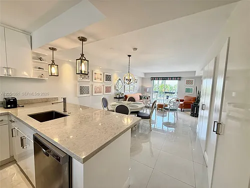 855 Euclid Ave #402 Photo 1