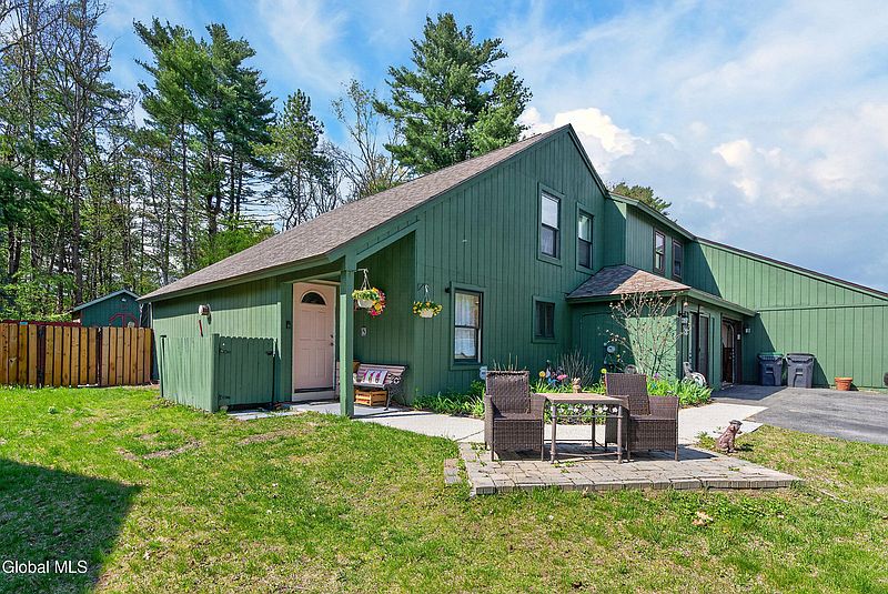 2nd image of 28 Thimbleberry Road