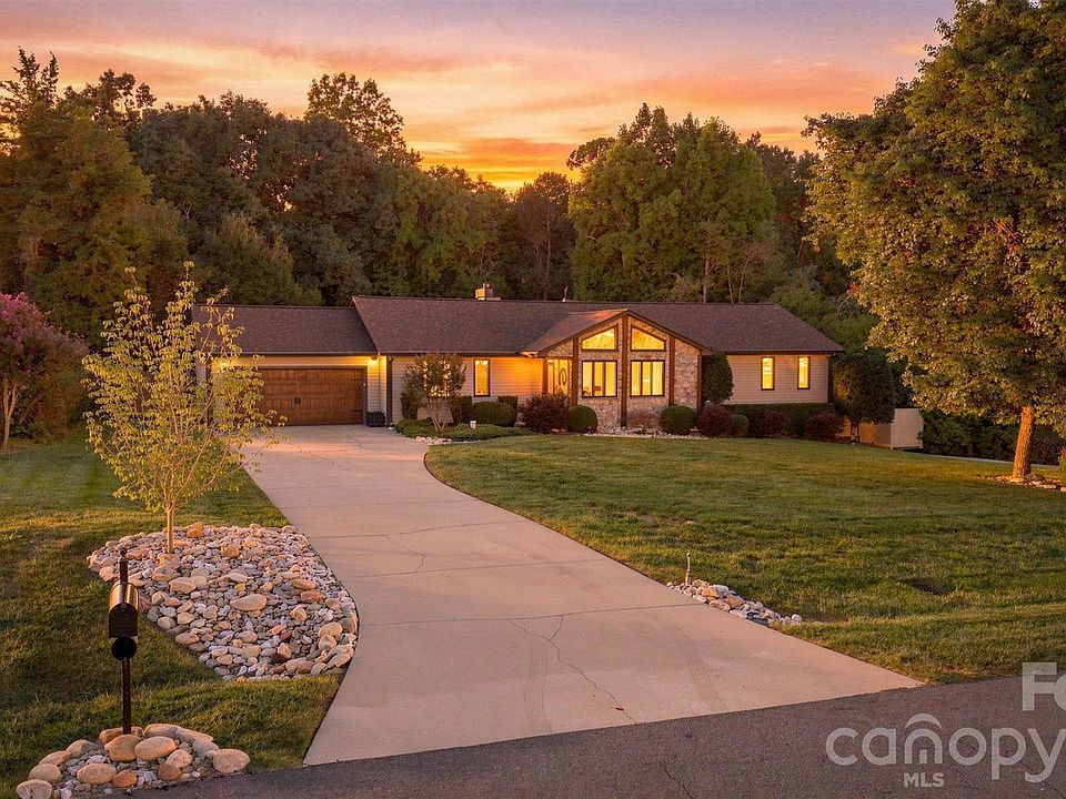 1st image of 3867 Angie Dr