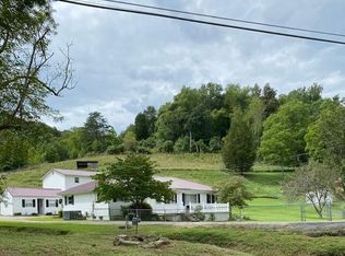 426 Blake Rd, Nitro, WV 25143