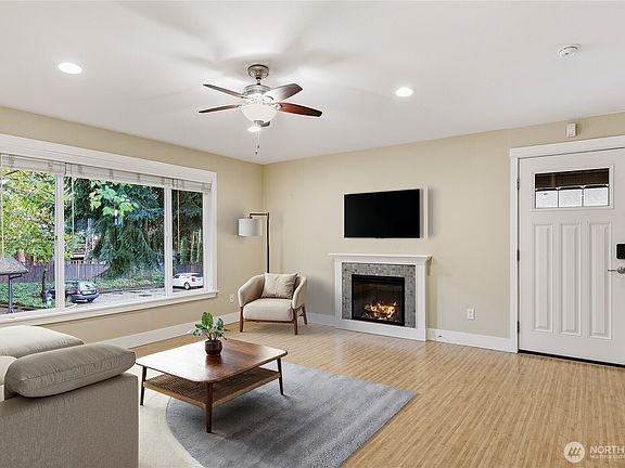 3rd image of 21305 48th Avenue W #B212