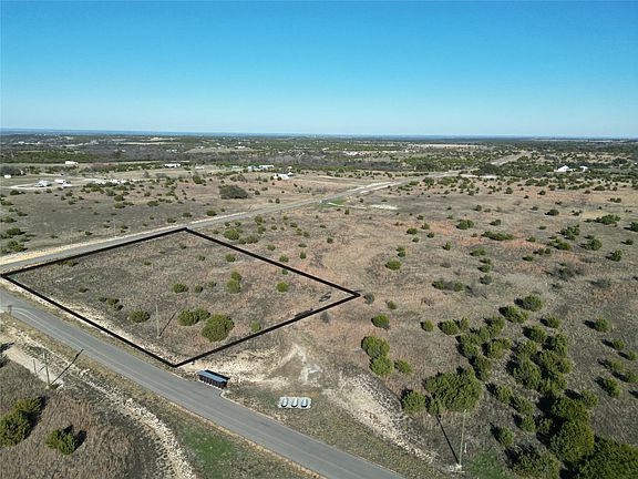 3rd image of 526 Mountain Hollow Dr