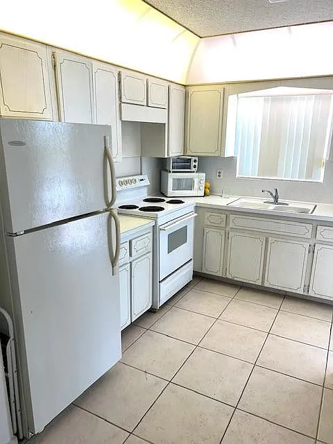 1 bed, 1.0 bath, 580 sqft, $1,395 — Photo 3