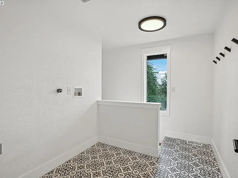 13991 Majestic Ct — Photo 25