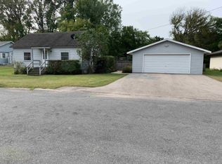 2703 Merchant St, Marinette, WI 54143
